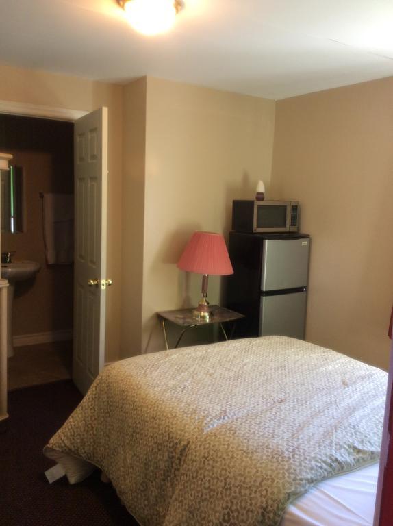Palace Inn Motel Sarnia Exteriör bild